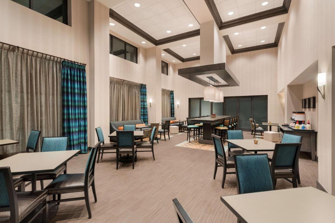 Hampton Inn & Suites West Des Moines Mill Civic Exterior photo